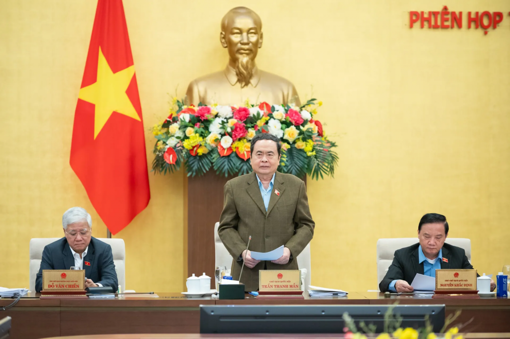 Chủ tịch Quốc hội Trần Thanh Mẫn phát biểu khai mạc phiên họp thứ 53 của Uỷ ban Thường vụ Quốc hội. Ảnh: Quochoi.vn Chủ tịch Quốc hội Trần Thanh Mẫn phát biểu khai mạc phiên họp thứ 53 của Uỷ ban Thường vụ Quốc hội. Ảnh: Quochoi.vn