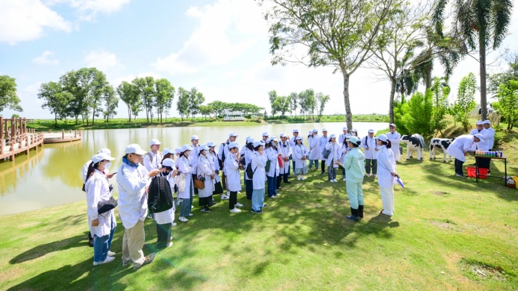 “Mở khóa tự nhiên”: Vinamilk biến rào cản thành vòng tuần hoàn xanh tại trang trại sinh thái