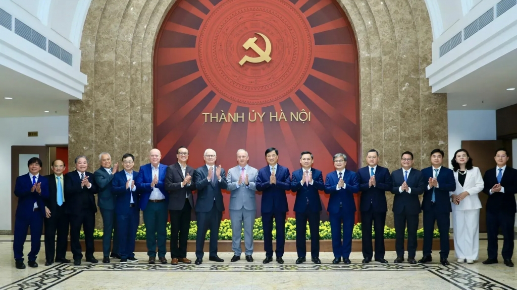 Hà Nội tăng cường kết nối quốc tế trong phát triển công nghiệp bán dẫn