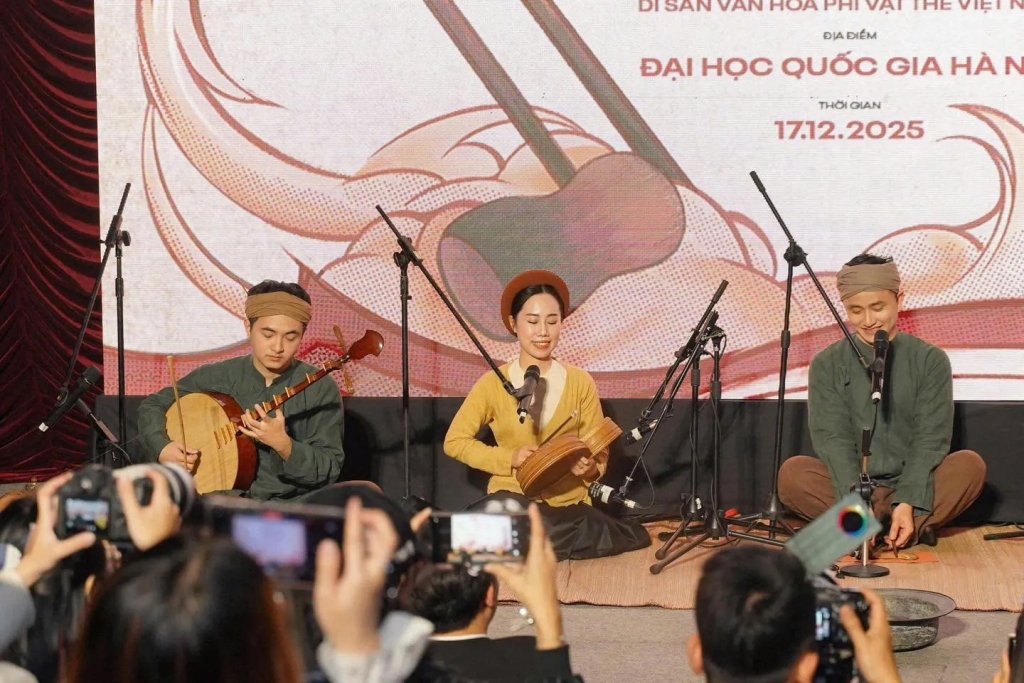 Không gian âm nhạc nghệ thuật lần đầu tiên trình diễn tại 47 Hàng Dầu. Ảnh T.Đ