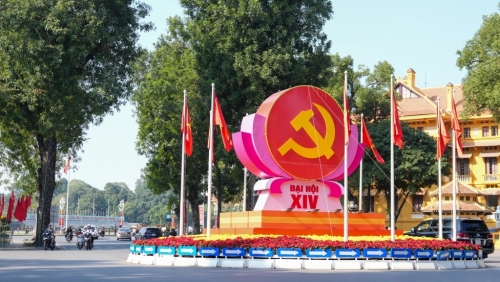 Hà Nội rực rỡ cờ, hoa đón chào Đại hội Đảng toàn quốc lần thứ XIV