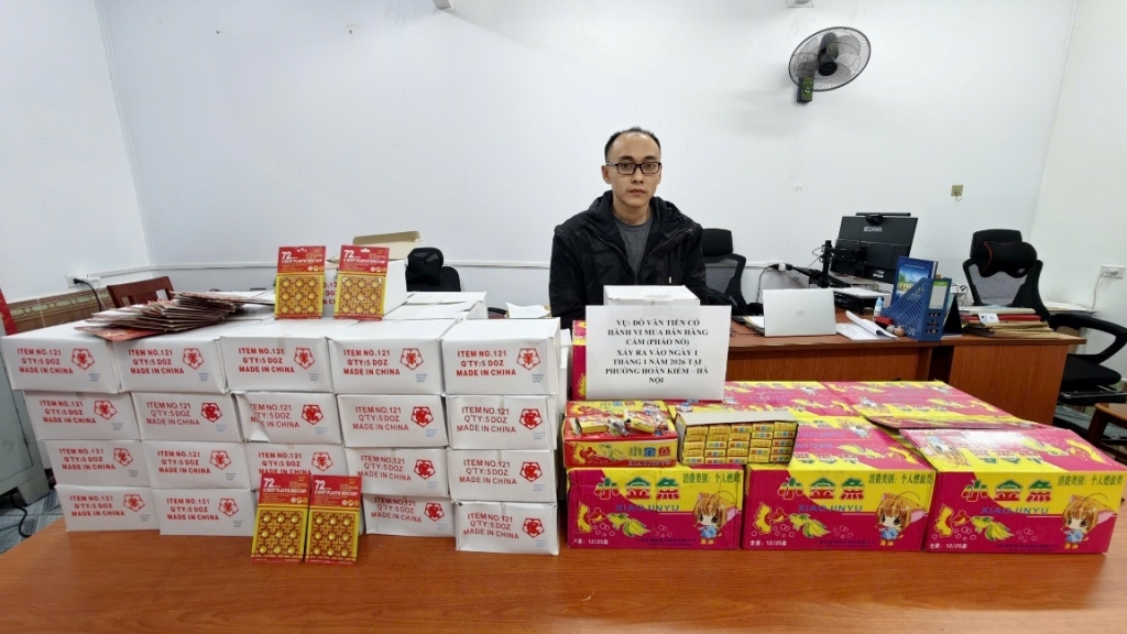 Từ việc nam thanh niên dừng đỗ xe trên Trần Nhật Duật có biểu hiện nghi vấn