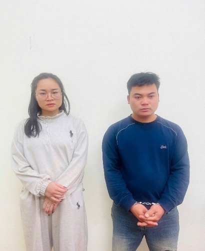Hai đối tượng bị bắt giữ. Ảnh: CQCA Hai đối tượng bị bắt giữ. Ảnh: CQCA