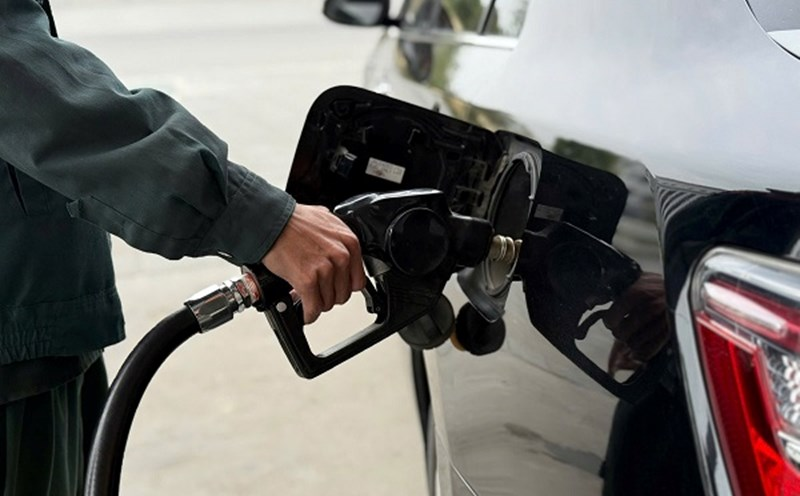 Giá dầu thế giới tiếp tục tăng. Ảnh: Int