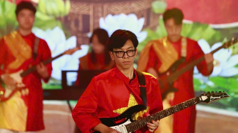 Học sinh Trường THPT Phan Huy Chú - Đống Đa tỏa sáng tại Liên hoan Tài năng nhạc cụ học sinh phổ thông thành phố Hà Nội lần thứ nhất