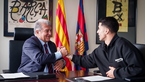 Barcelona chính thức hoàn tất tân binh mùa Đông đầu tiên