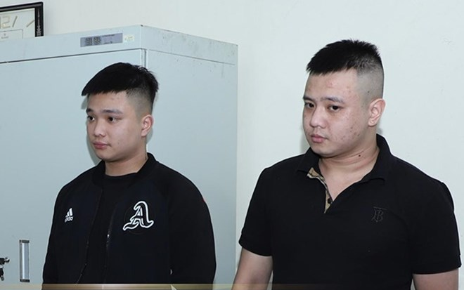 Đối tượng truy nã Nguyễn Mạnh Đức (trái) và Nguyễn Mạnh Cường (phải). Ảnh: CQCA