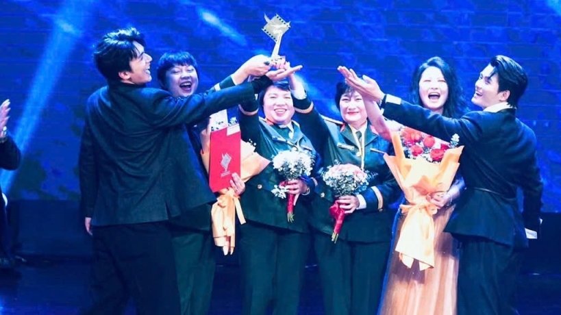 Mưa đỏ tiếp tục "ẵm" 3 giải vàng tại Cánh diều 2025