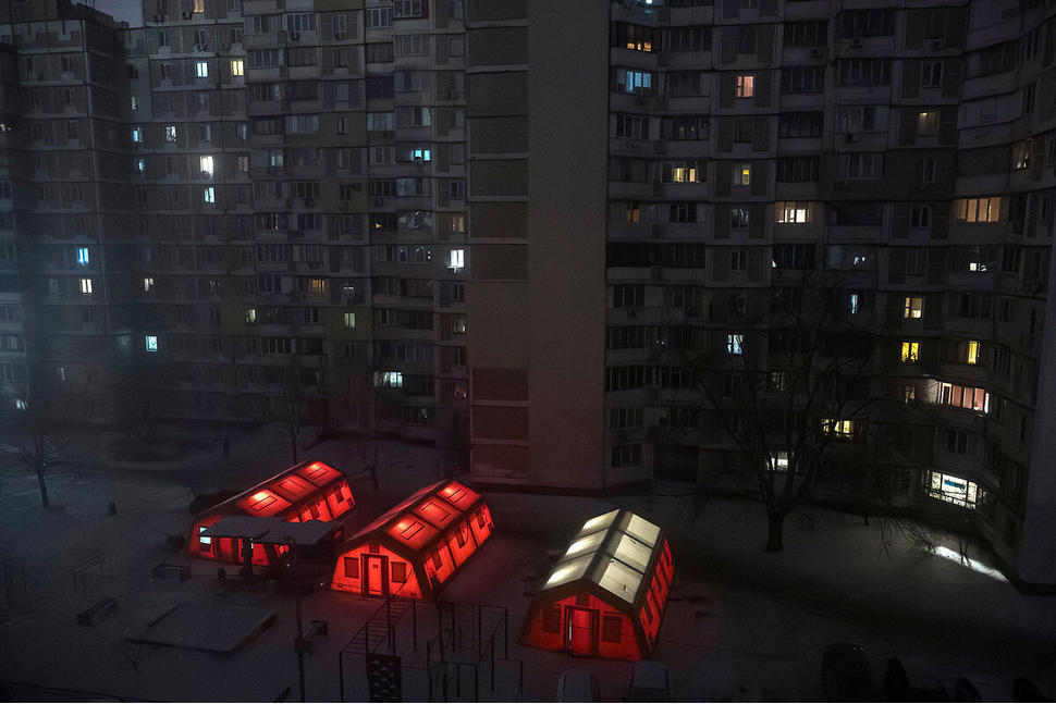 Ukraine ban bố tình trạng khẩn cấp năng lượng, tăng mạnh nhập khẩu điện