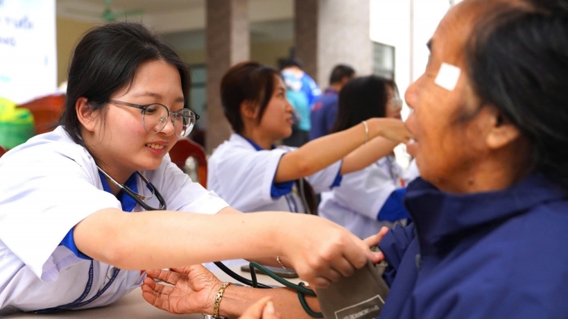 Phát huy giá trị của y học cổ truyền Việt Nam trong chăm sóc sức khỏe Nhân dân