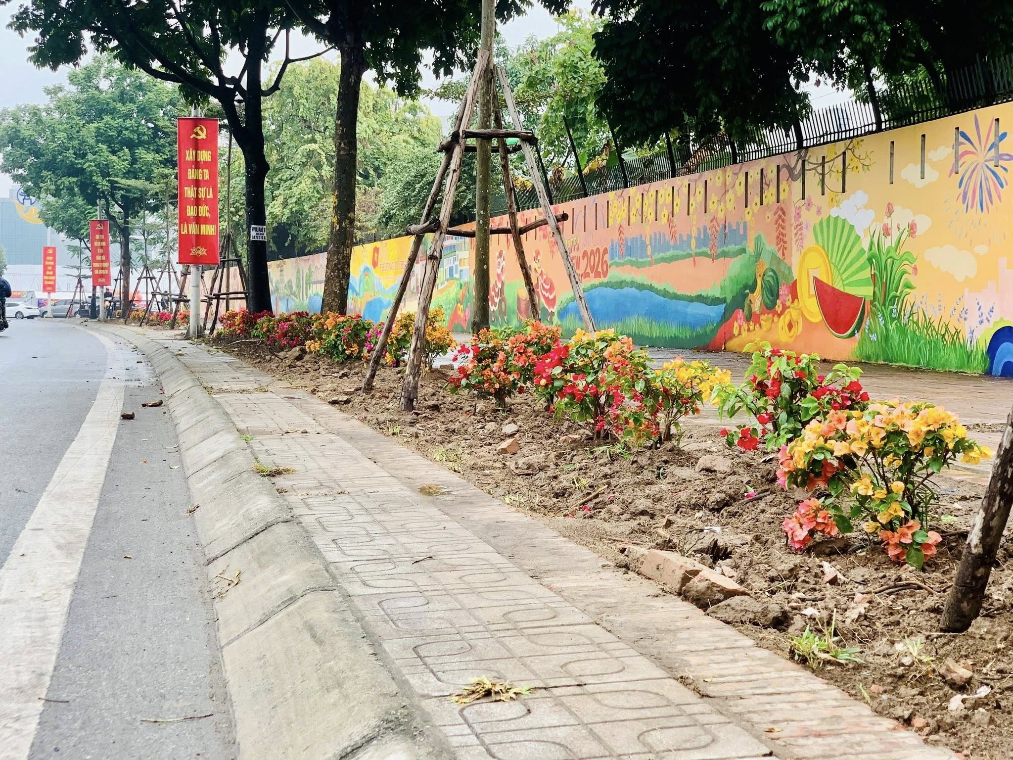 Sắc hoa thanh niên Thủ đô chào mừng Đại hội XIV của Đảng