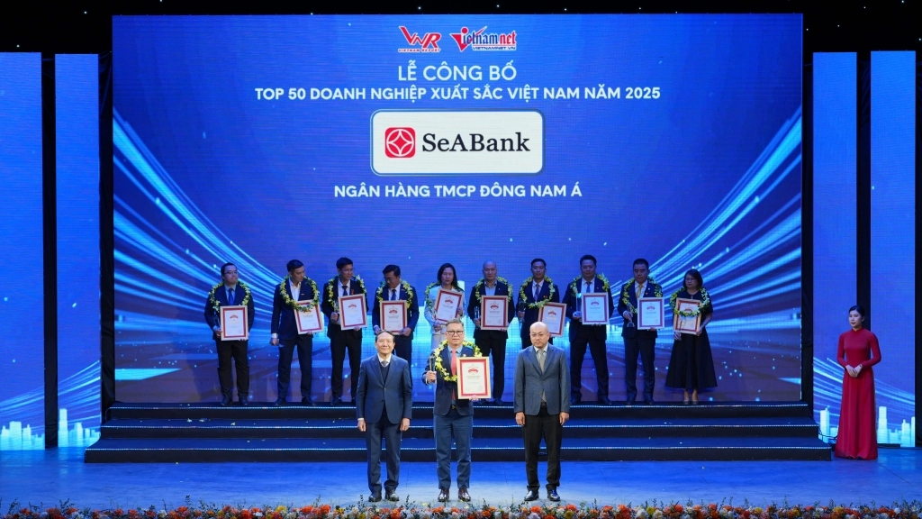 Hai giải thưởng uy tín ghi nhận chiến lược phát triển bền vững của SeABank
