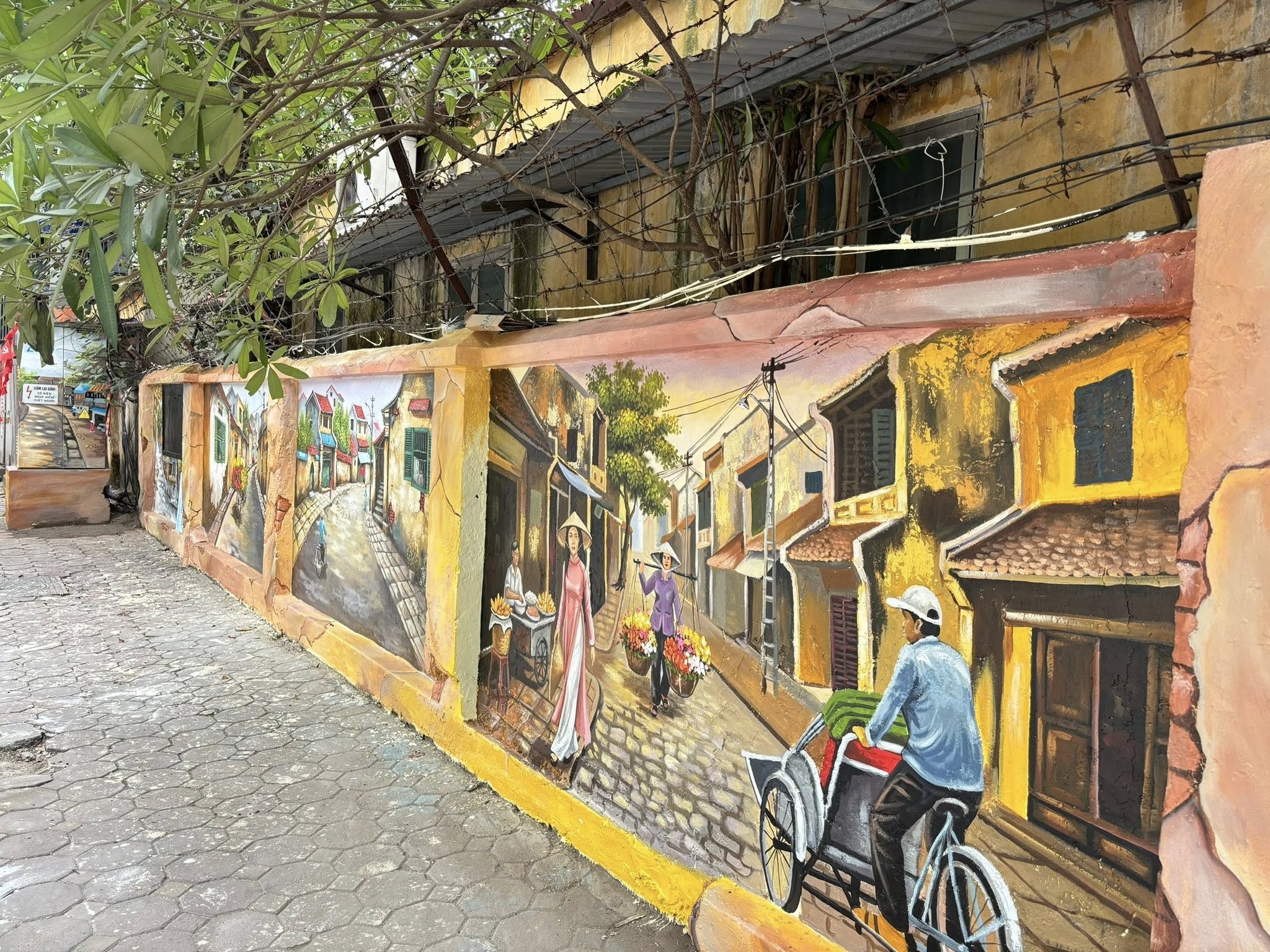 Sắc hoa thanh niên Thủ đô chào mừng Đại hội XIV của Đảng