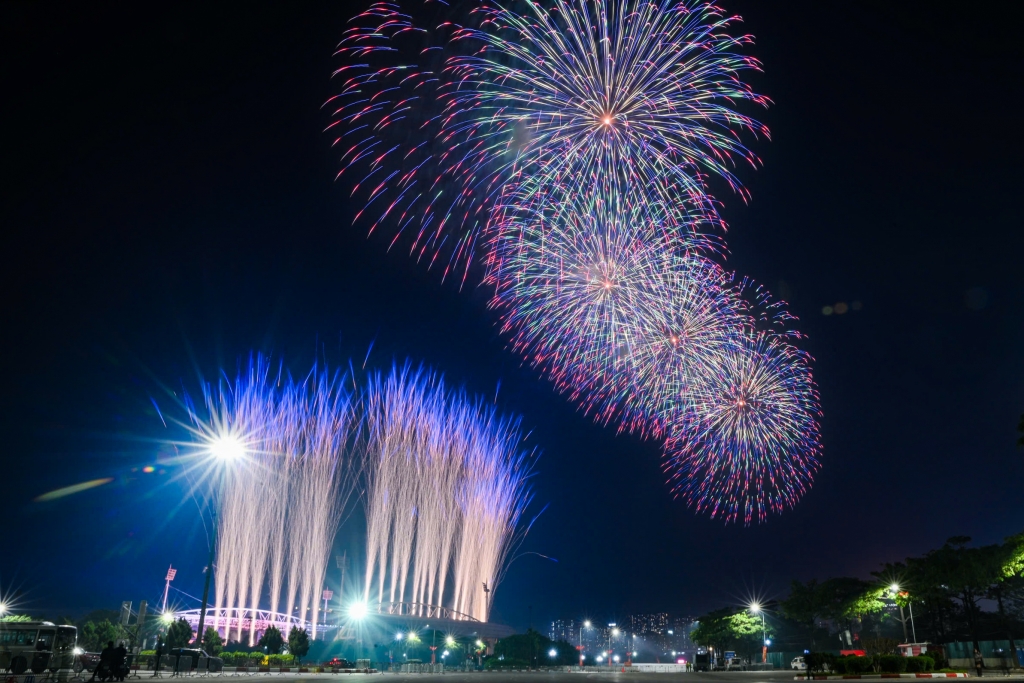 Sơ duyệt pháo hoa nghệ thuật quy mô lớn: Vừa hé lộ đã “đốn tim” người đân Thủ đô