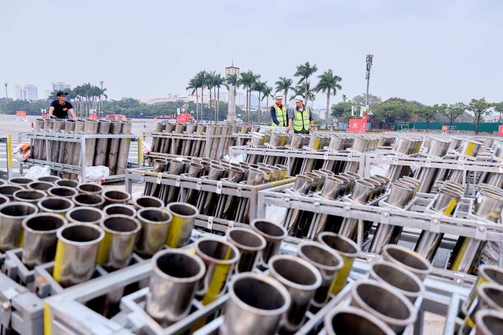 Sơ duyệt pháo hoa nghệ thuật quy mô lớn: Vừa hé lộ đã “đốn tim” người đân Thủ đô