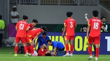Hiểu Minh dính chấn thương nặng trong ngày U23 Việt Nam thất bại