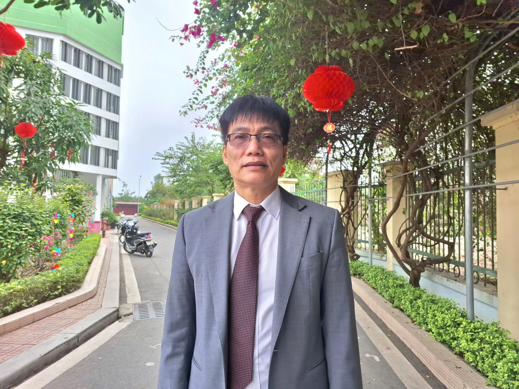 Phó Bí thư Thường trực Đảng ủy xã Ô Diên Phạm Hồng Hoàn.