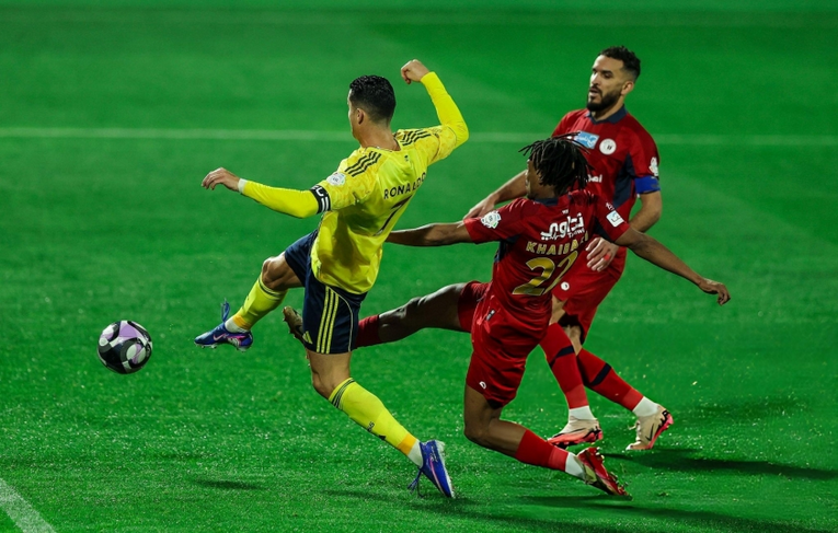 Ronaldo chạm mốc 960 bàn, Al Nassr tiếp tục cuộc đua vô địch tại Saudi Pro League Ronaldo chạm mốc 960 bàn, Al Nassr tiếp tục cuộc đua vô địch tại Saudi Pro League