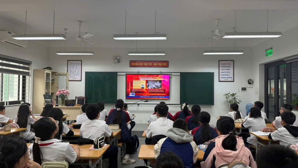 Bồi dưỡng tình yêu đất nước cho thế hệ trẻ qua nhiều hoạt động ý nghĩa