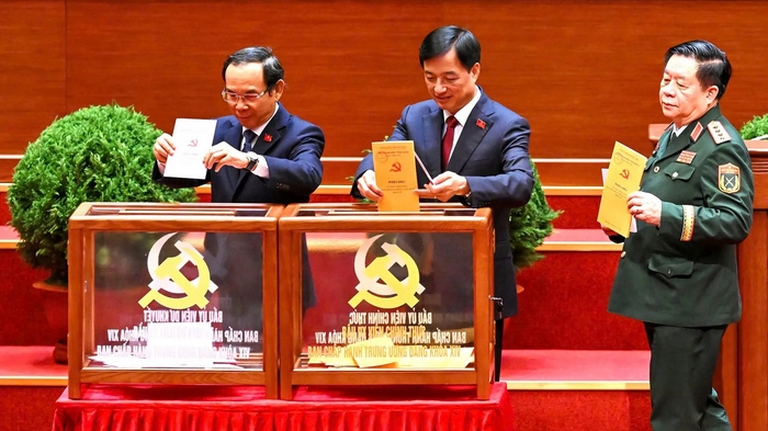 Danh sách 180 Ủy viên chính thức và 20 Ủy viên dự khuyết Ban Chấp hành Trung ương Đảng khóa XIV