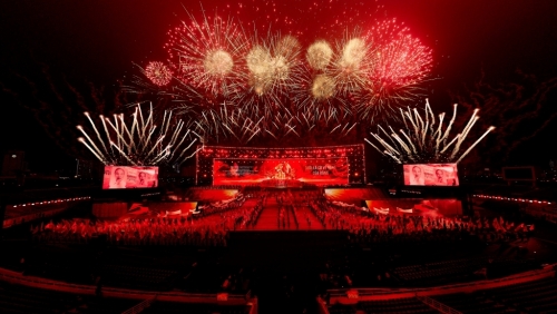 Đại nhạc hội kết hợp pháo hoa hoành tráng chưa từng có mừng thành công Đại hội Đảng lần thứ XIV