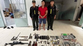 Bóc gỡ đường dây vũ khí quân dụng đặc biệt nguy hiểm, thu giữ 21 khẩu súng