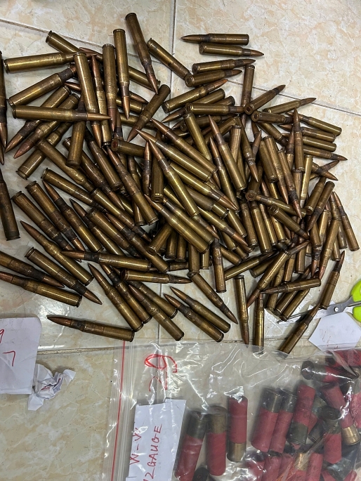 Bóc gỡ đường dây vũ khí quân dụng đặc biệt nguy hiểm, thu giữ 21 khẩu súng Bóc gỡ đường dây vũ khí quân dụng đặc biệt nguy hiểm, thu giữ 21 khẩu súng