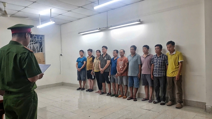 Bóc gỡ đường dây vũ khí quân dụng đặc biệt nguy hiểm, thu giữ 21 khẩu súng Bóc gỡ đường dây vũ khí quân dụng đặc biệt nguy hiểm, thu giữ 21 khẩu súng