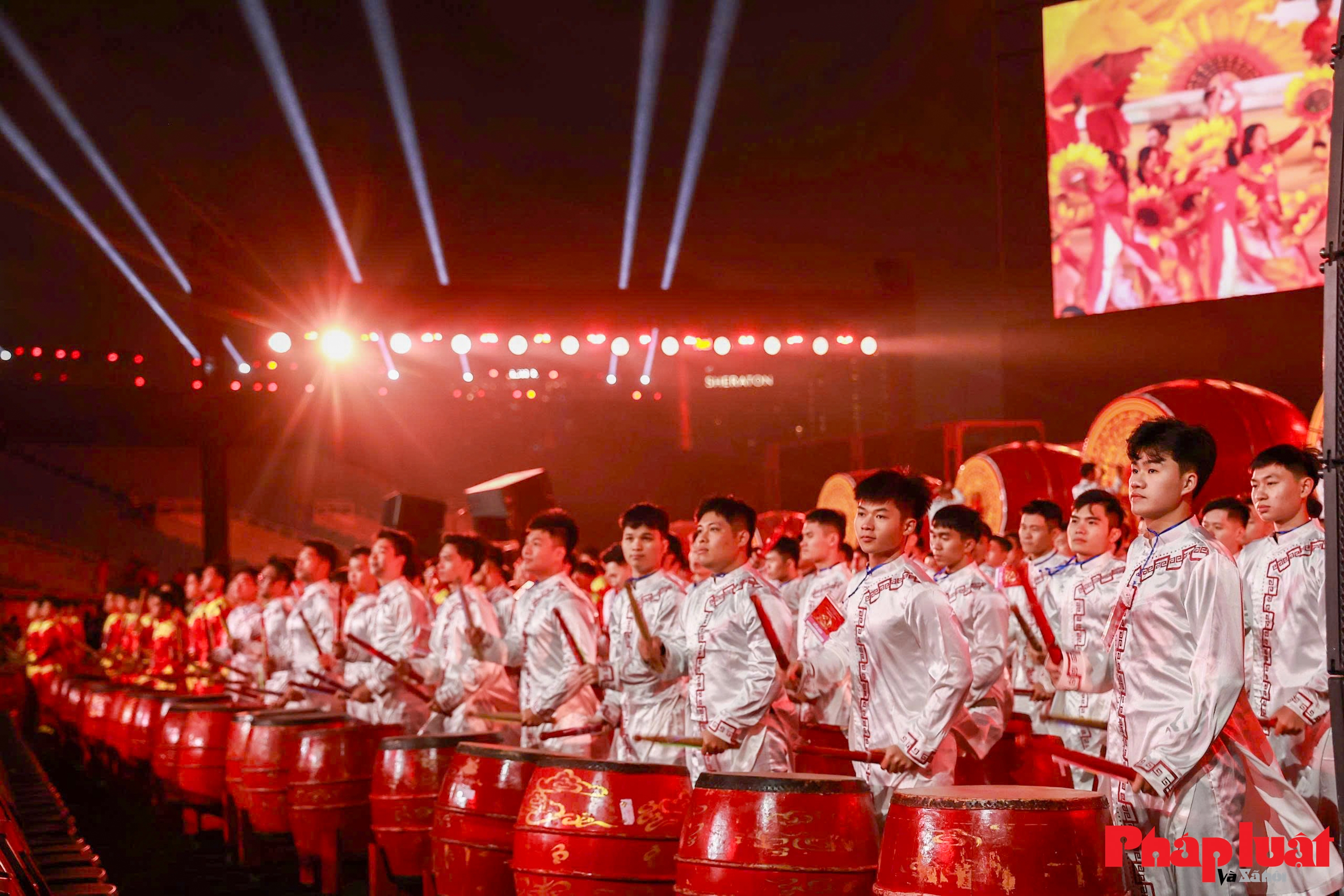 Mãn nhãn trống hội Học viện Cảnh sát nhân dân chào mừng Đại hội XIV của Đảng