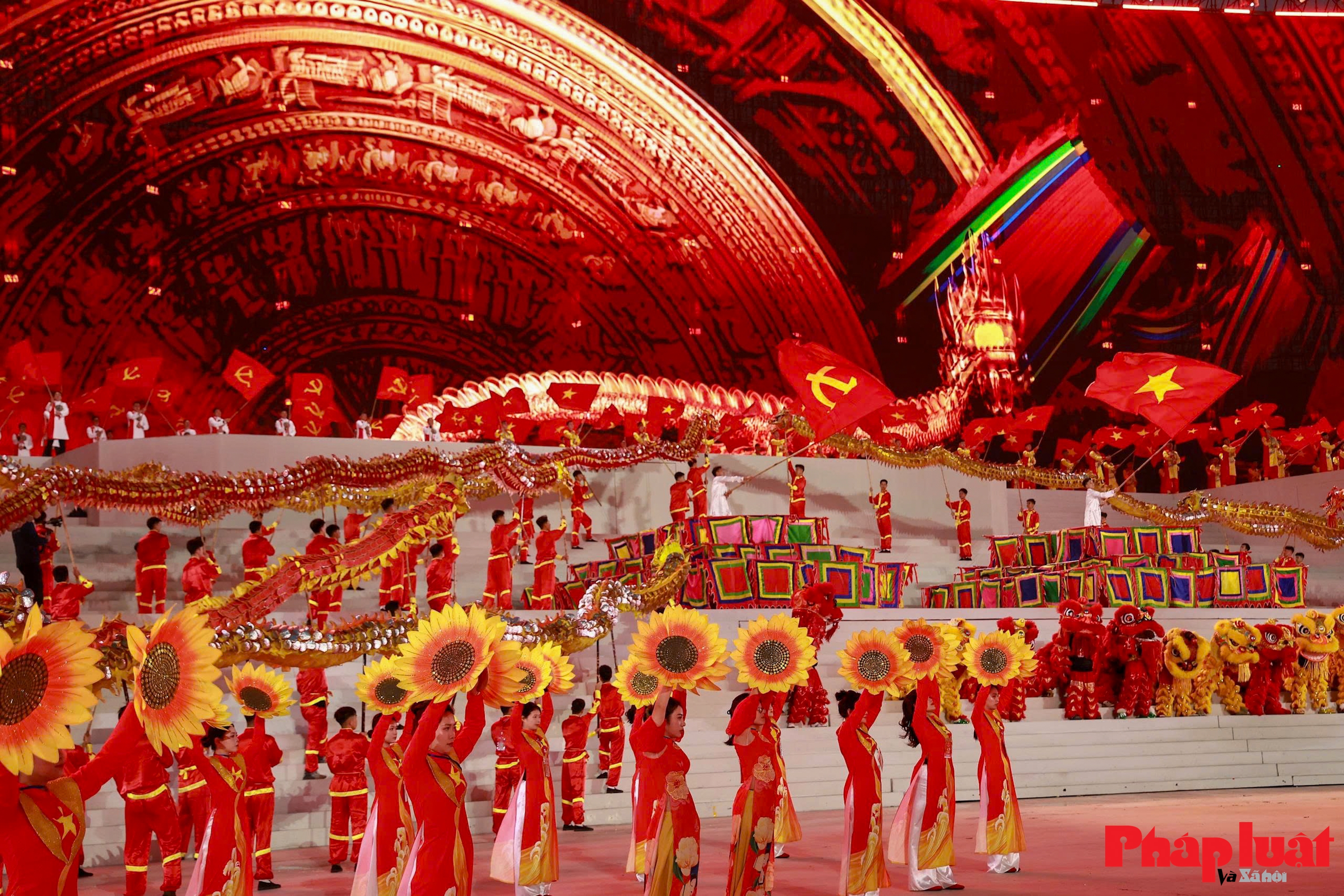 Mãn nhãn trống hội Học viện Cảnh sát nhân dân chào mừng Đại hội XIV của Đảng