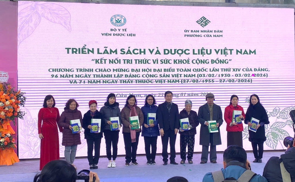 Lan tỏa những giá trị quý báu của nền y học cổ truyền Việt Nam Lan tỏa những giá trị quý báu của nền y học cổ truyền Việt Nam