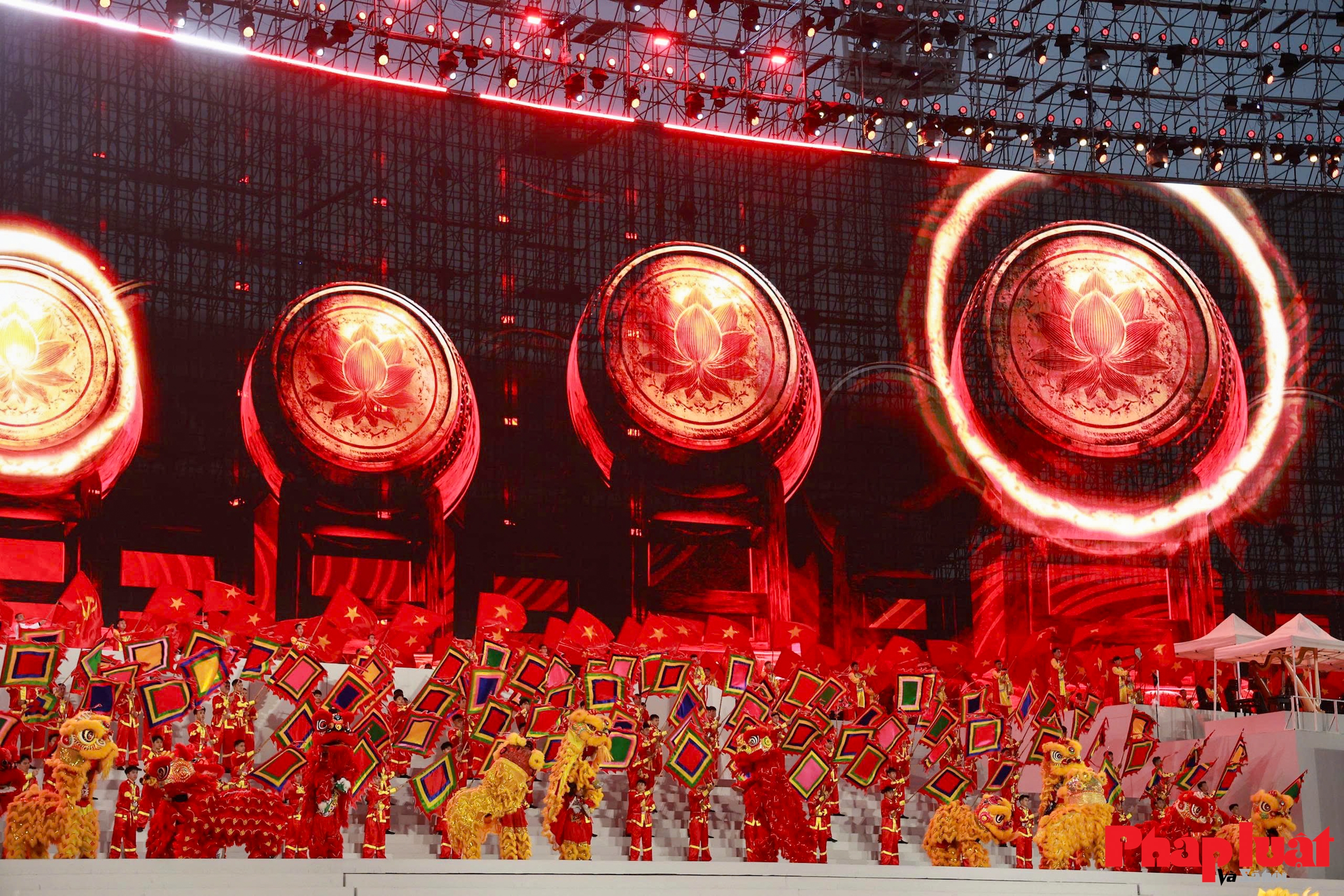 Mãn nhãn trống hội Học viện Cảnh sát nhân dân chào mừng Đại hội XIV của Đảng