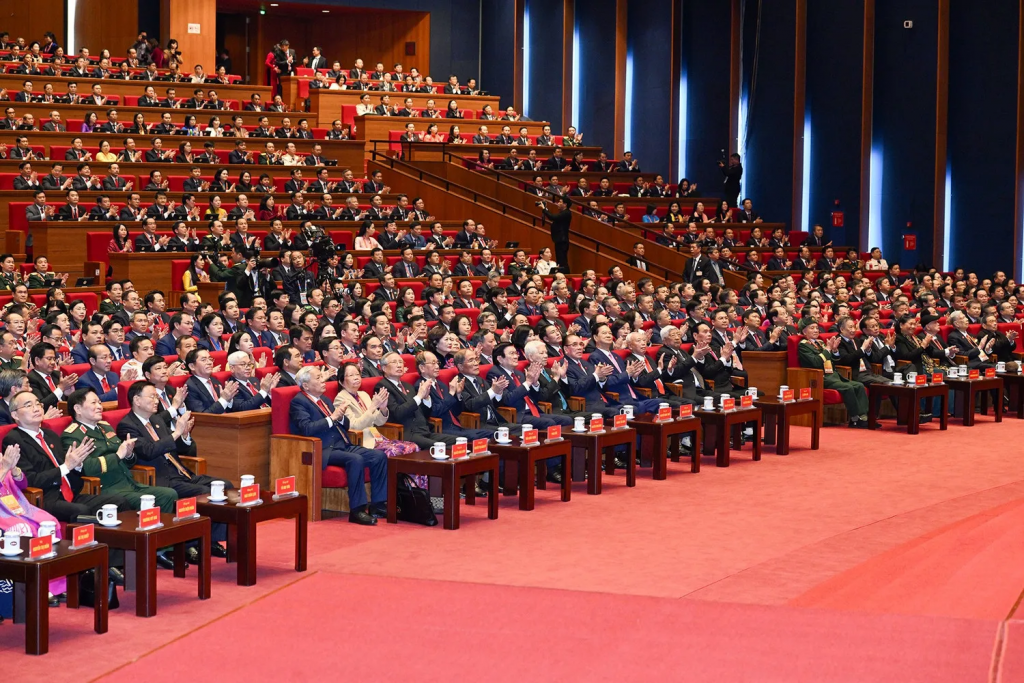 Các đồng chí lãnh đạo Đảng, nguyên lãnh đạo Đảng, Nhà nước và các đại biểu tham dự phiên bế mạc Đại hội. Ảnh: ĐH
