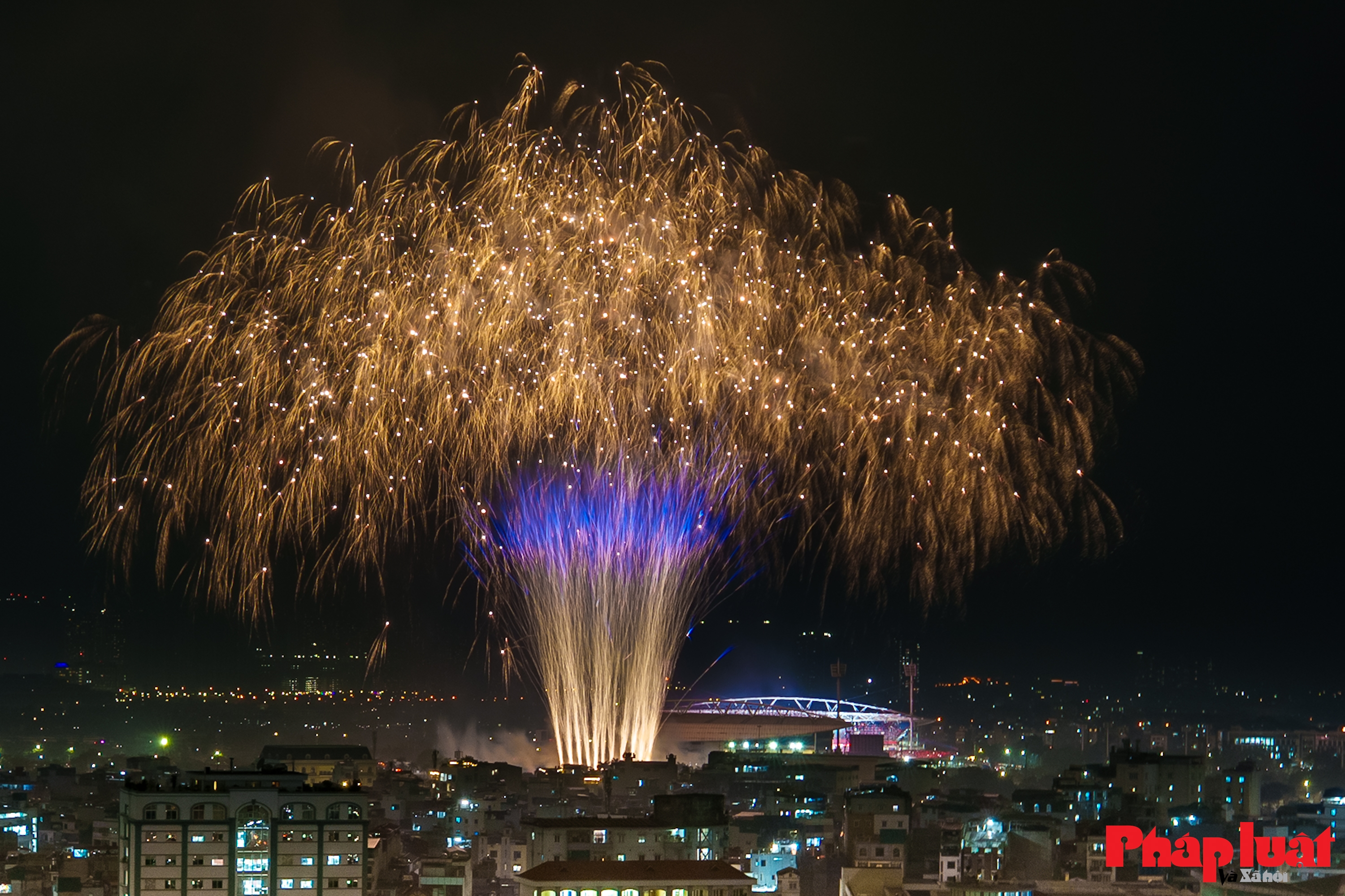 Toàn cảnh đại tiệc pháo hoa chào mừng thành công Đại hội 14 của Đảng