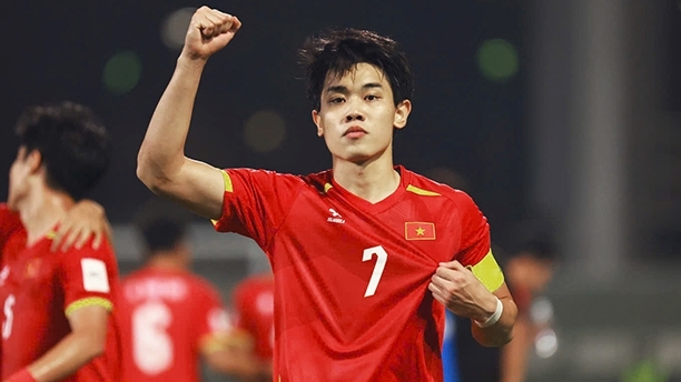 Đình Bắc đứng trước cột mốc lịch sử cho bóng đá Việt Nam