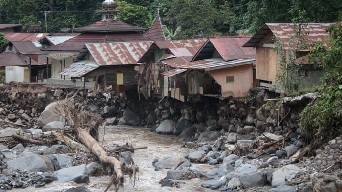 Sạt lở đất, lũ quét khiến ít nhất 7 người thiệt mạng, 82 người mất tích