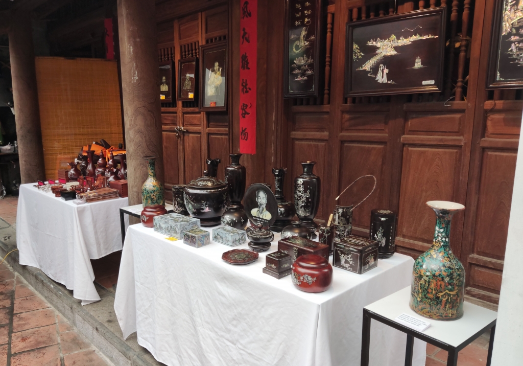 Khơi dậy nghề chạm khảm giữa lòng di sản đình Vũ Thạch