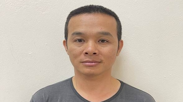 Gây thương tích cho hàng xóm, chống đối công an khi bị triệu tập