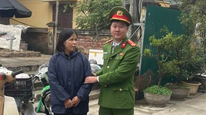 Hành vi đáng lên án của người phụ nữ U60 tại chợ Quảng Bị