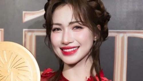 Hòa Miny tiếp tục thắng lớn tại giải thưởng Tinh hoa Việt