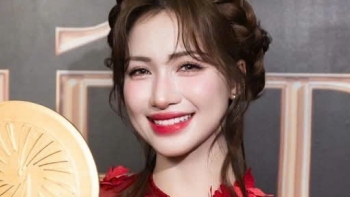 Hòa Miny tiếp tục thắng lớn tại giải thưởng Tinh hoa Việt