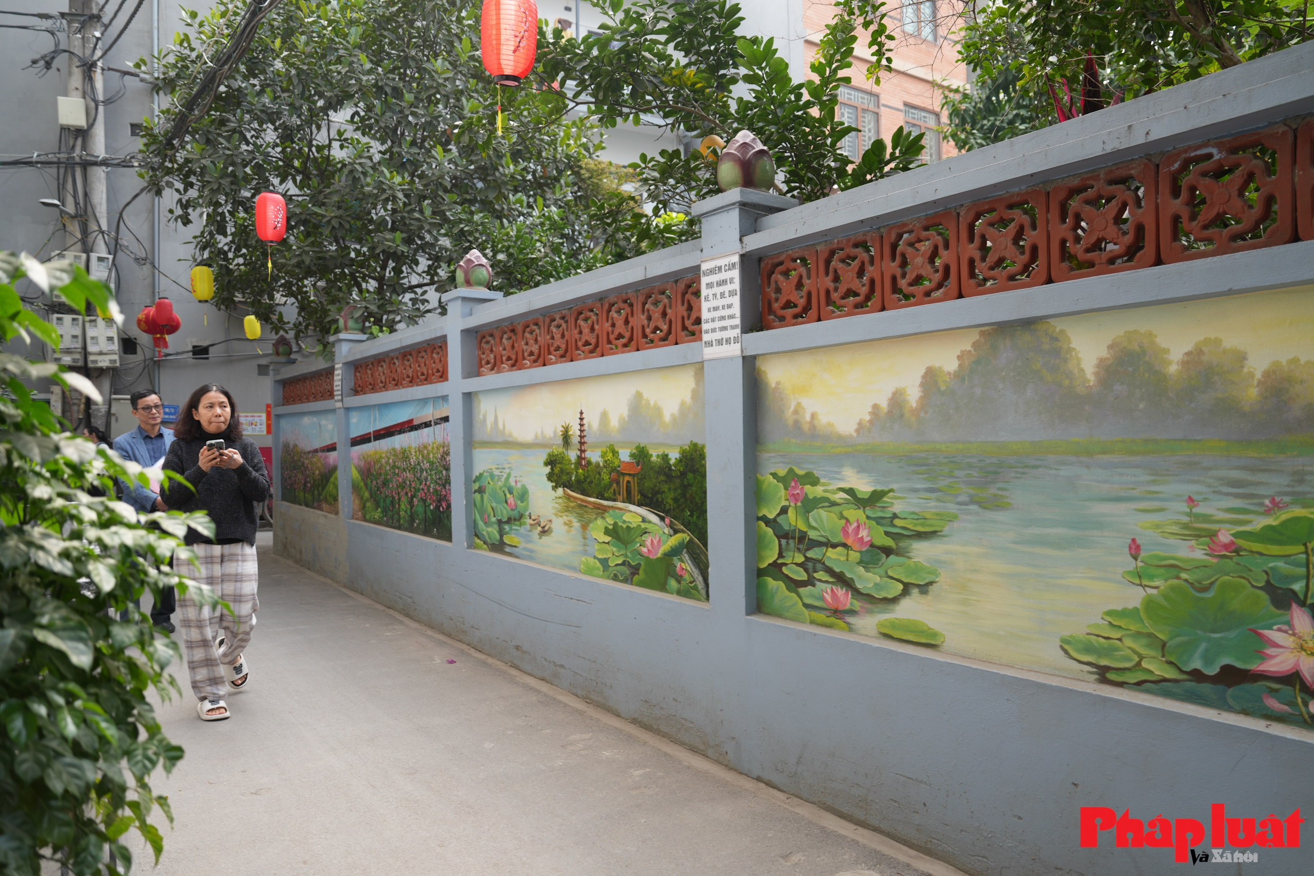 Ngõ phố “nở hoa” ở Nhật Tân - đô thị văn minh bắt đầu từ những việc rất nhỏ Ngõ phố “nở hoa” ở Nhật Tân - đô thị văn minh bắt đầu từ những việc rất nhỏ