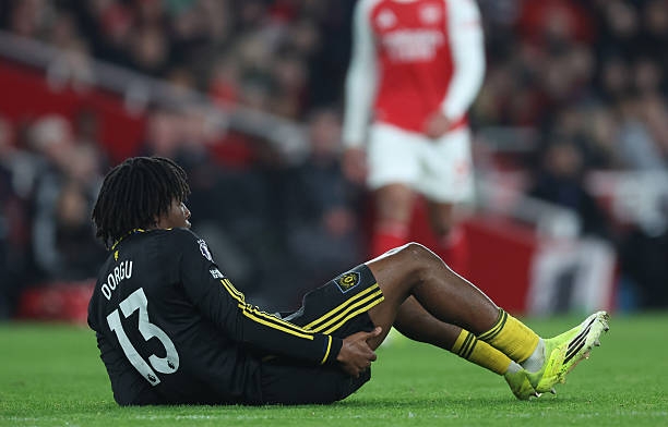 Man Utd tổn thất lớn trong cuộc đua top 4