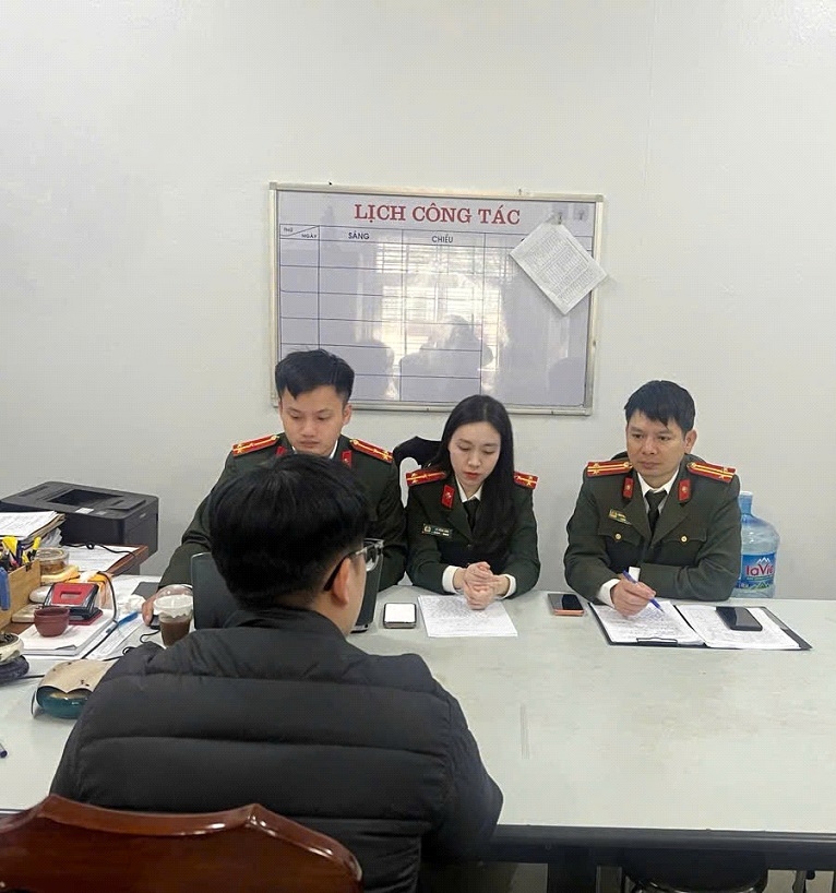 Phòng An ninh chính trị nội bộ xử lý trường hợp vi phạm. Ảnh: CQCA Phòng An ninh chính trị nội bộ xử lý trường hợp vi phạm. Ảnh: CQCA