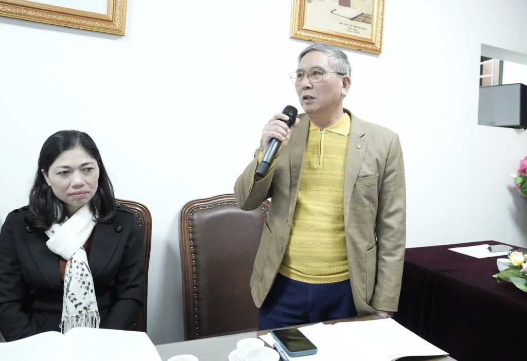 Ông Dương Đình Khuyến - Trưởng Ban Tư vấn pháp luật và Trợ giúp pháp lý (Hội Luật gia Việt Nam) phát biểu tại hội nghị