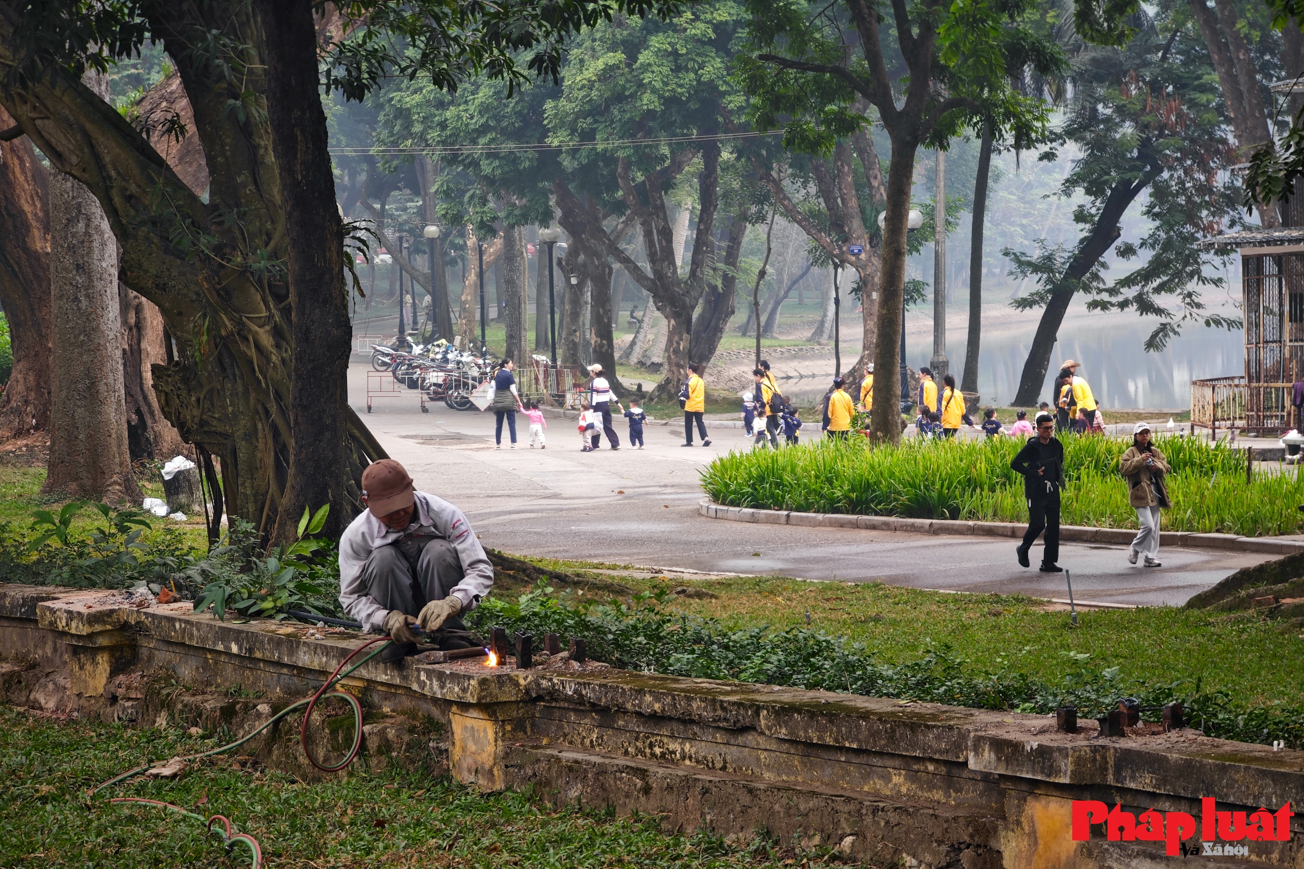 Hạ rào, mở rộng không gian xanh công viên lâu đời nhất tại Hà Nội