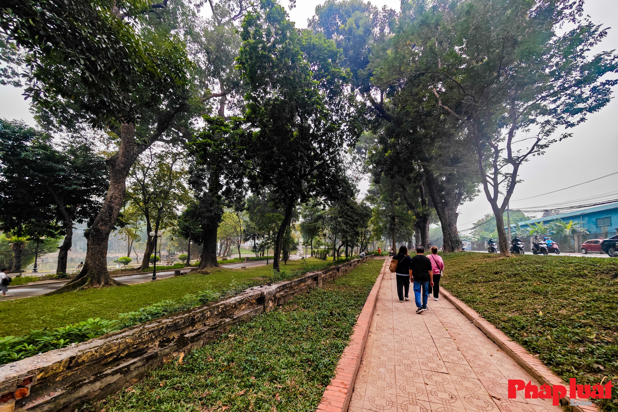 Hạ rào, mở rộng không gian xanh công viên lâu đời nhất tại Hà Nội