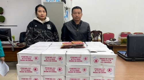 Bắt người phụ nữ có hành vi phạm pháp trên phố Hai Bà Trưng