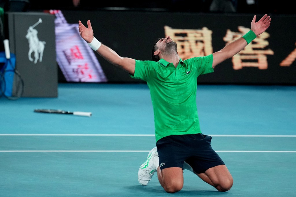 Djokovic lội ngược dòng kinh điển, lần thứ 11 vào chung kết Australia Mở rộng Djokovic lội ngược dòng kinh điển, lần thứ 11 vào chung kết Australia Mở rộng