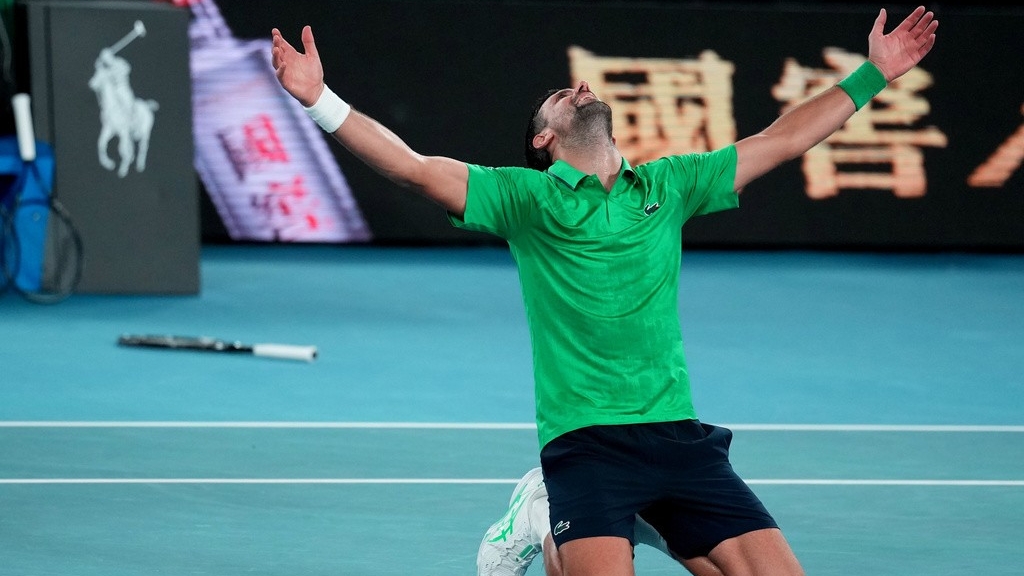 Djokovic lội ngược dòng kinh điển, lần thứ 11 vào chung kết Australia Mở rộng